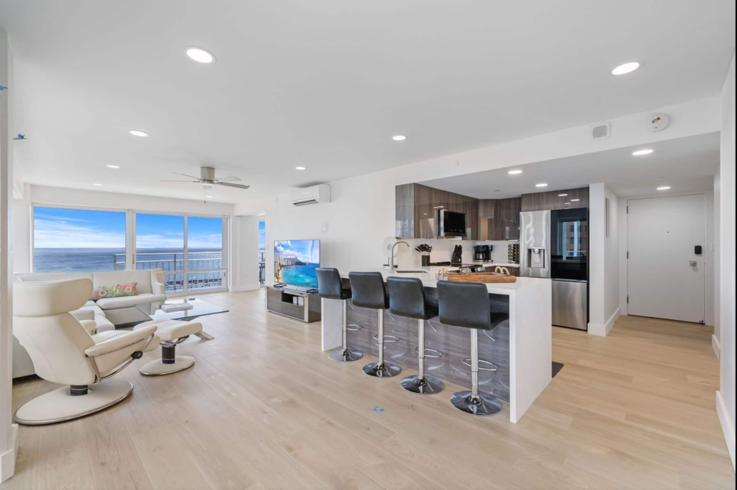 Condo in Honolulu · ★4.96 · 2 bedrooms · 3 beds · 2 private baths - Image 15
