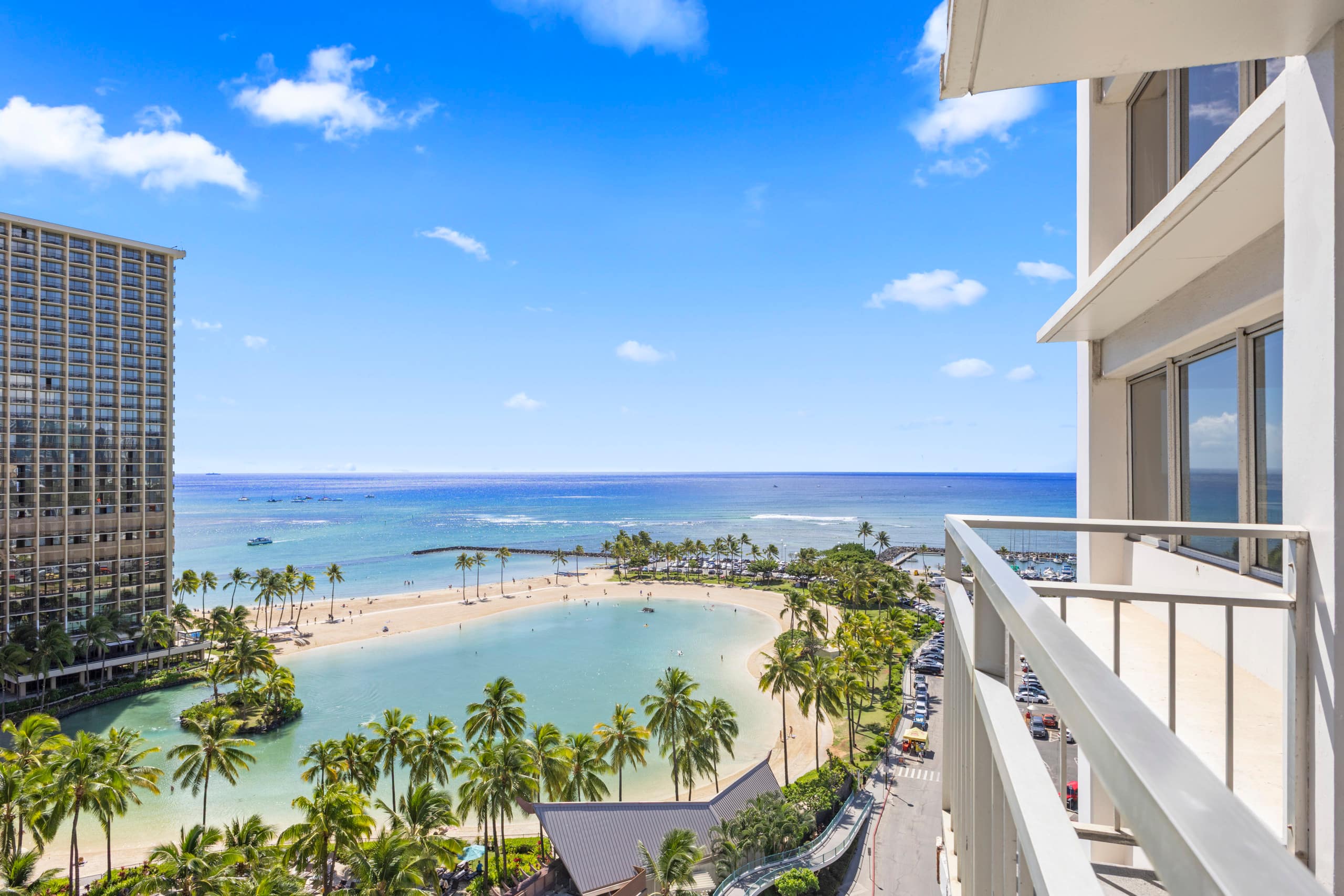 Condo in Honolulu · ★4.96 · 2 bedrooms · 3 beds · 2 private baths - Image 49
