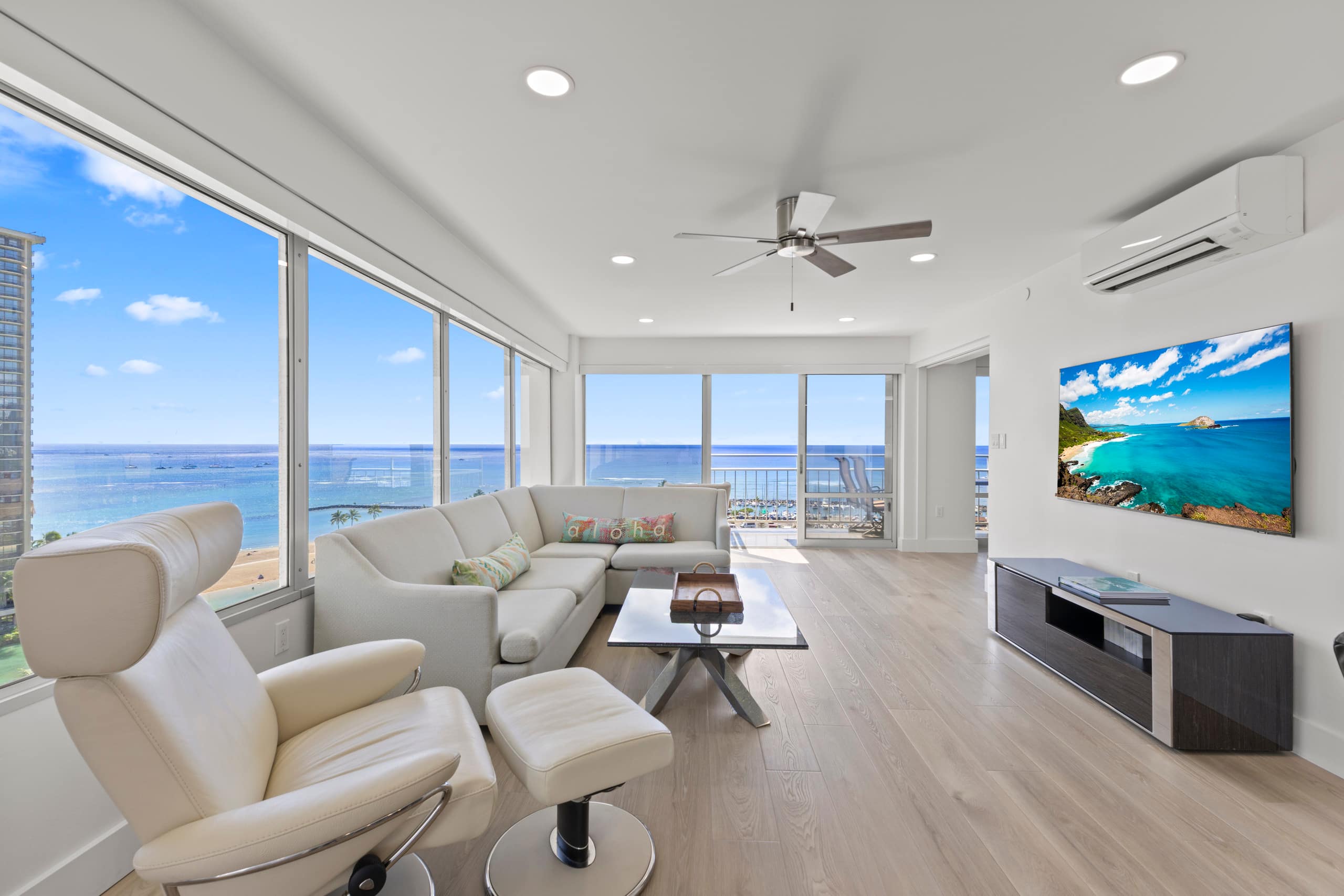 Condo in Honolulu · ★4.96 · 2 bedrooms · 3 beds · 2 private baths - Image 10