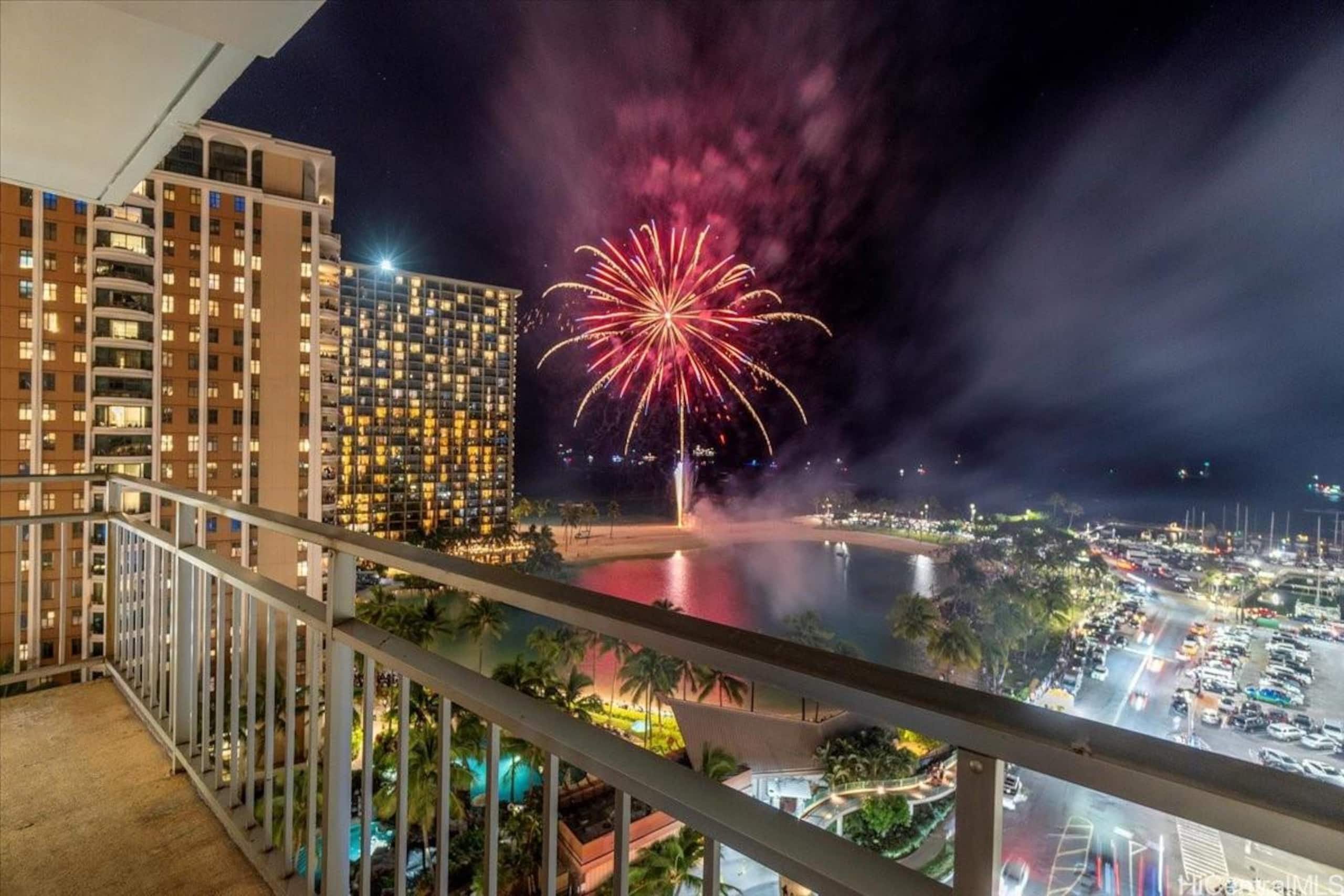 Condo in Honolulu · ★4.96 · 2 bedrooms · 3 beds · 2 private baths - Image 42
