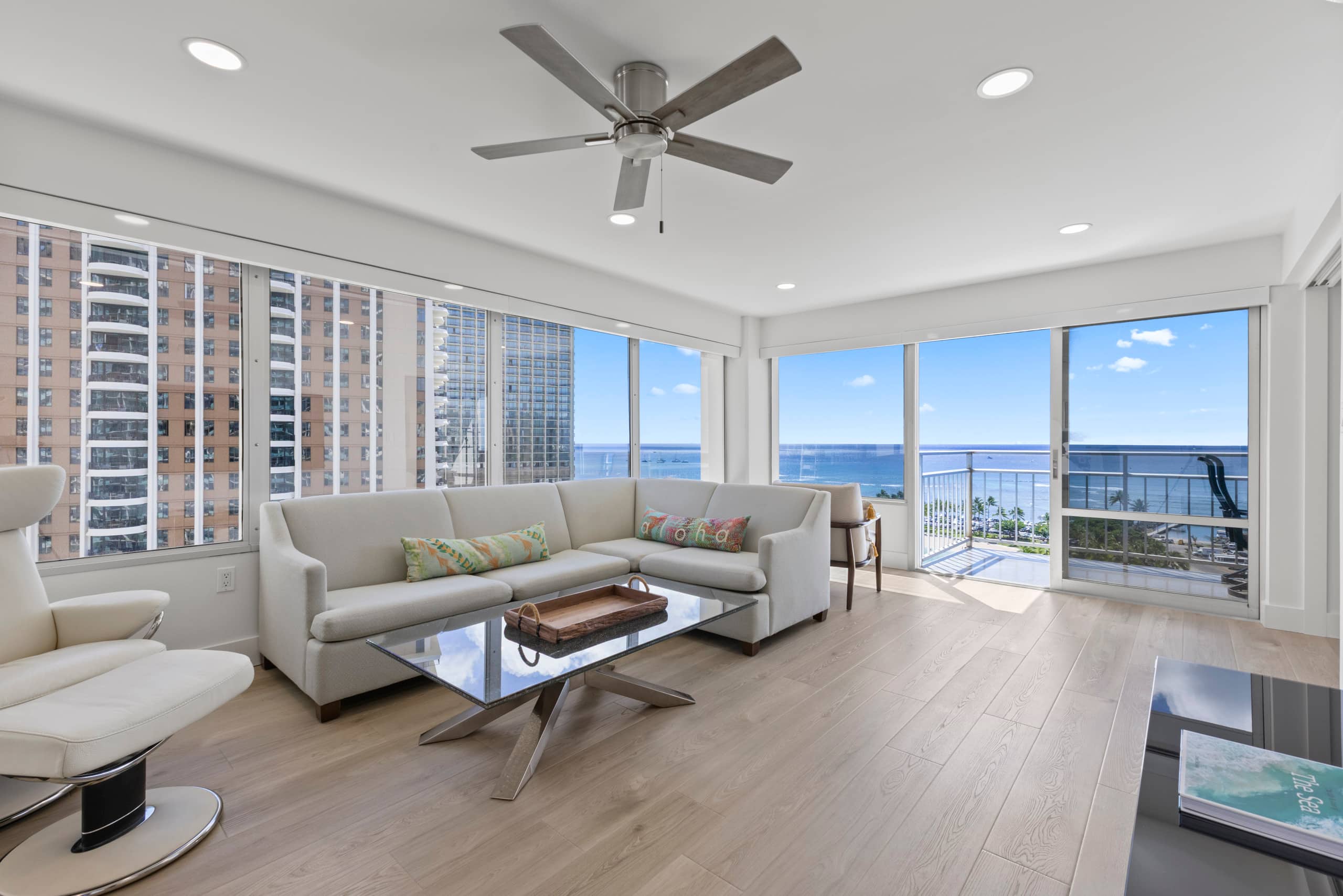 Condo in Honolulu · ★4.96 · 2 bedrooms · 3 beds · 2 private baths - Image 11