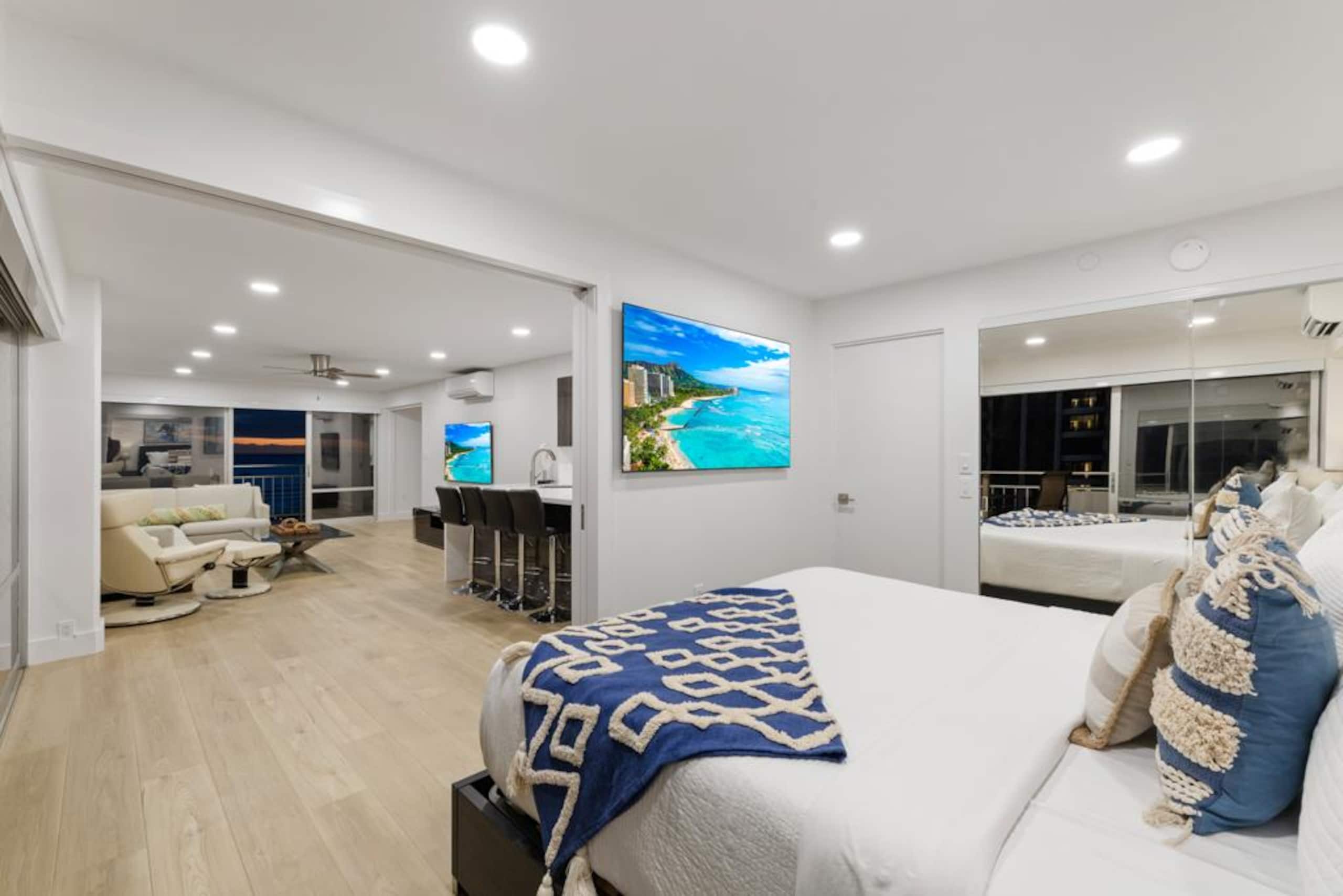 Condo in Honolulu · ★4.96 · 2 bedrooms · 3 beds · 2 private baths - Image 33