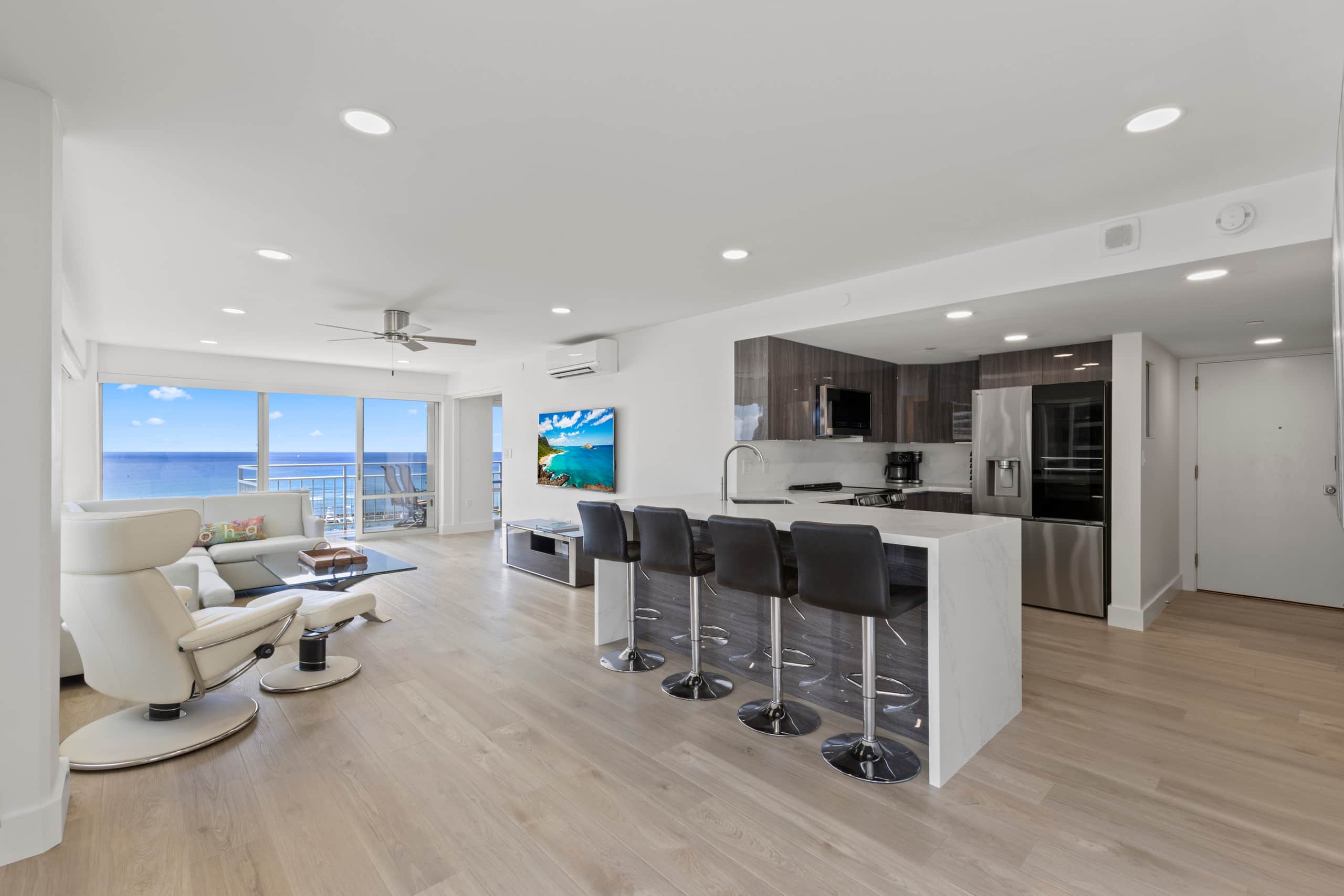 Condo in Honolulu · ★4.96 · 2 bedrooms · 3 beds · 2 private baths - Image 7