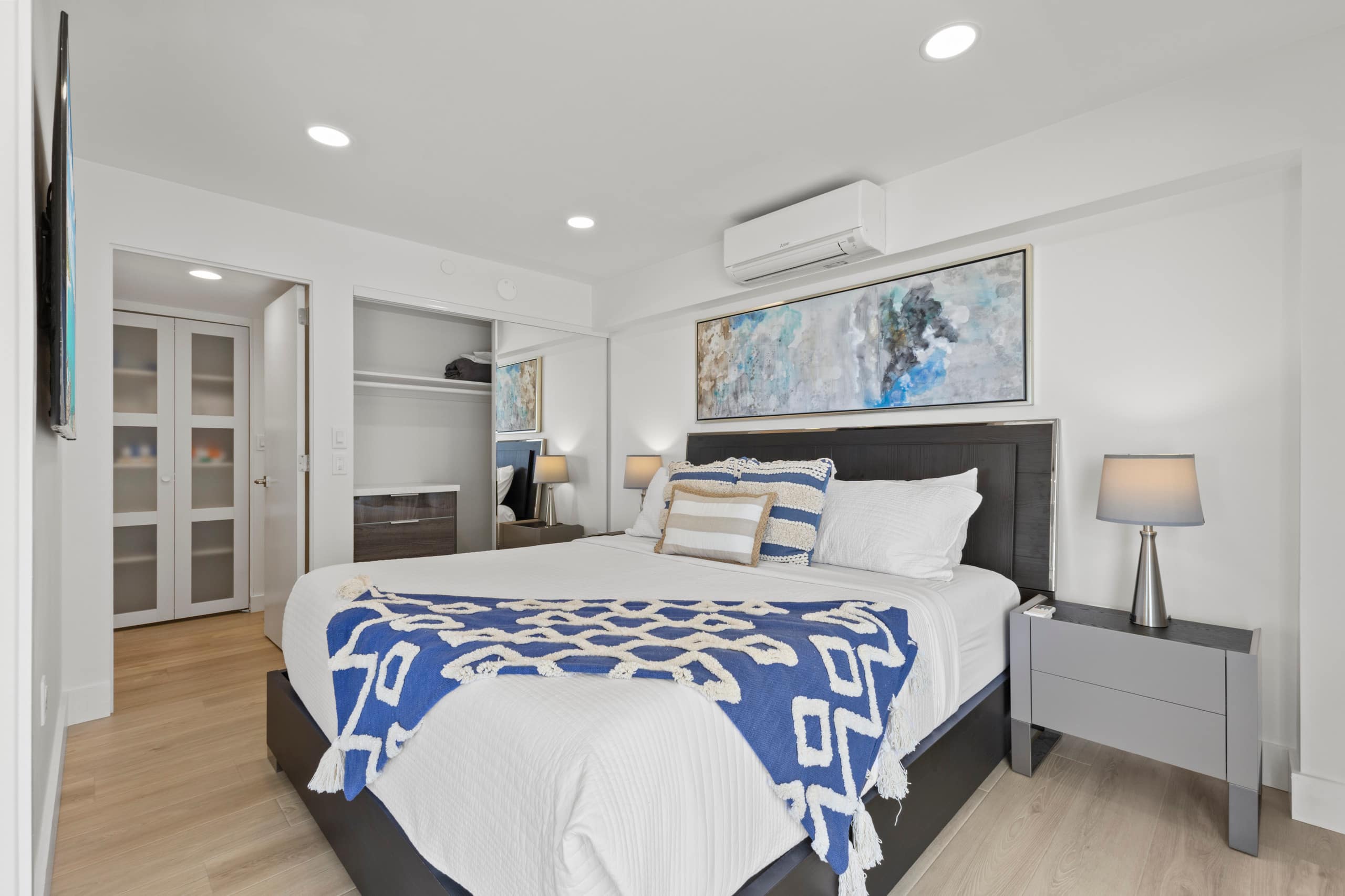 Condo in Honolulu · ★4.96 · 2 bedrooms · 3 beds · 2 private baths - Image 31