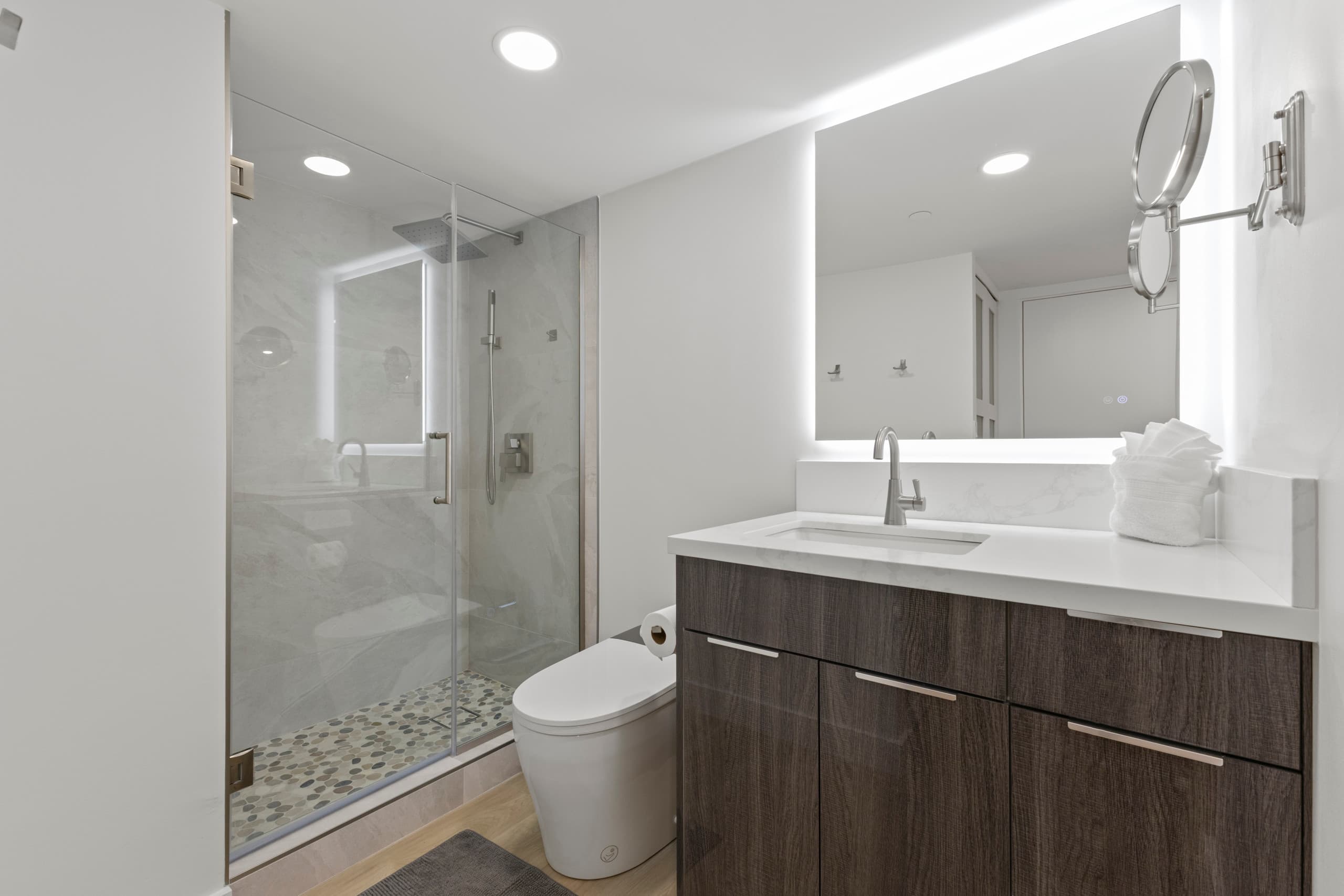 Condo in Honolulu · ★4.96 · 2 bedrooms · 3 beds · 2 private baths - Image 39