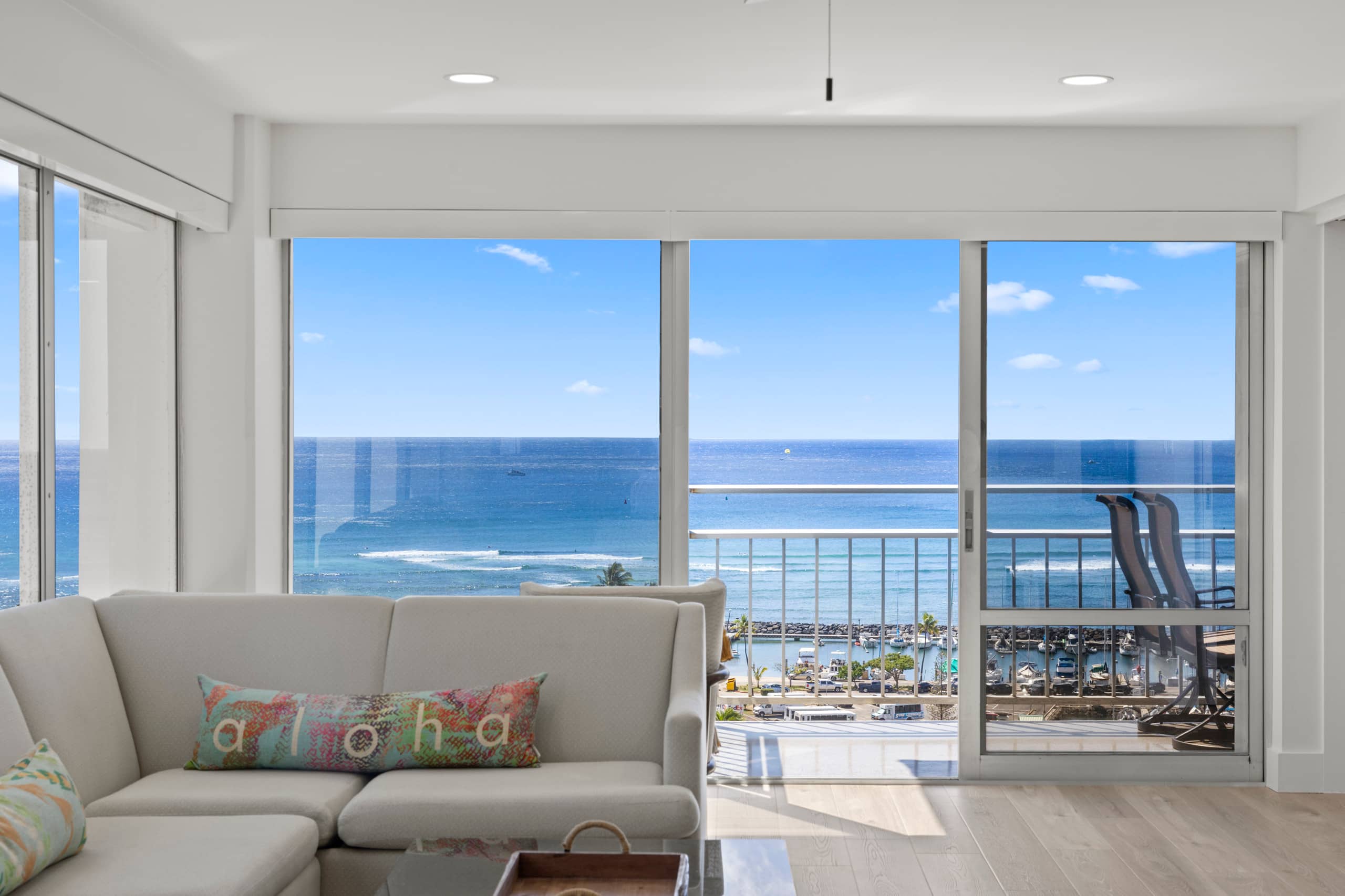 Condo in Honolulu · ★4.96 · 2 bedrooms · 3 beds · 2 private baths - Image 13