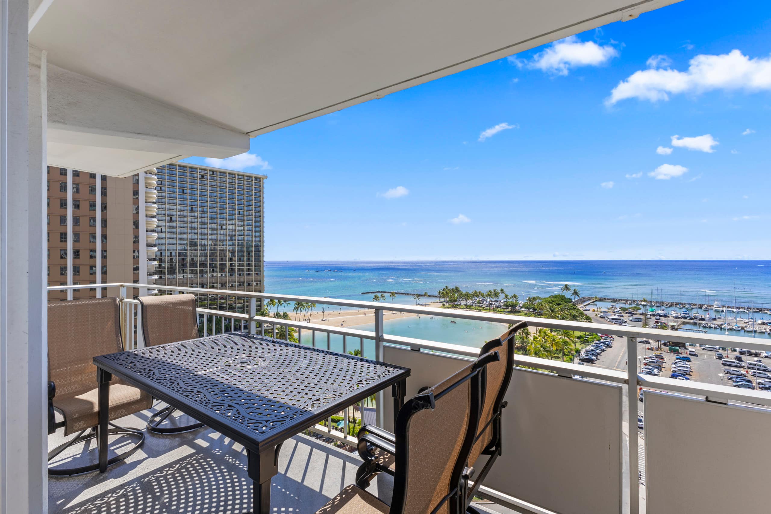 Condo in Honolulu · ★4.96 · 2 bedrooms · 3 beds · 2 private baths - Image 50