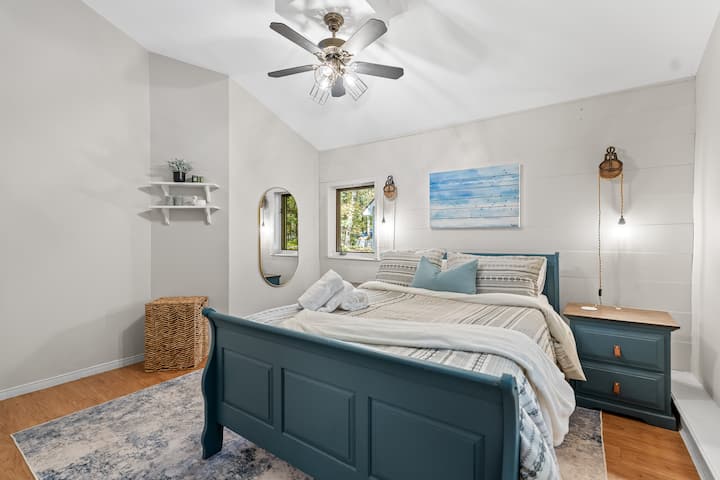 Bedroom 1 — queen bed