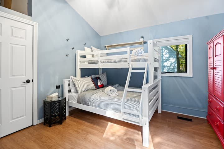 Bedroom 3 — bunk bed