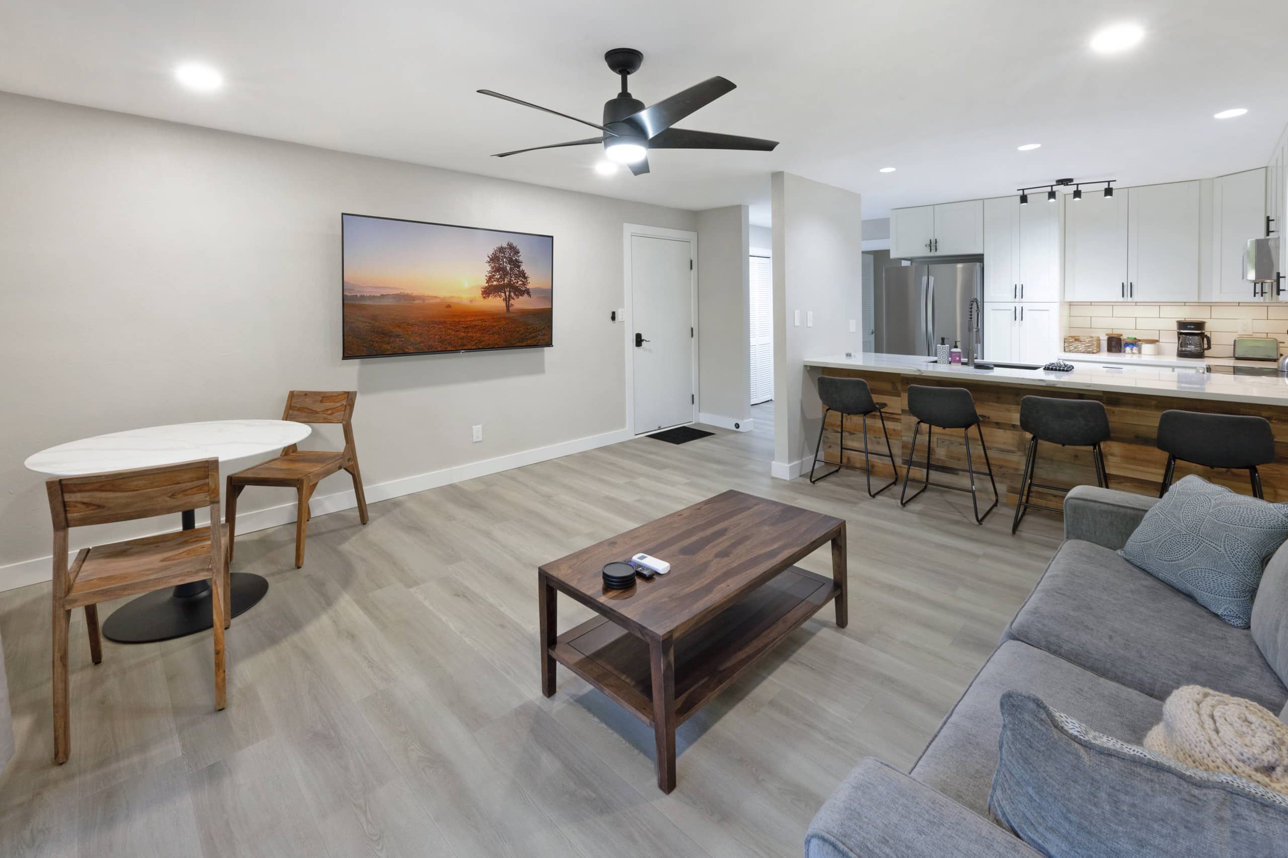 Tropical Zen Escape Modern 1BR Steps from Beach - Image 9