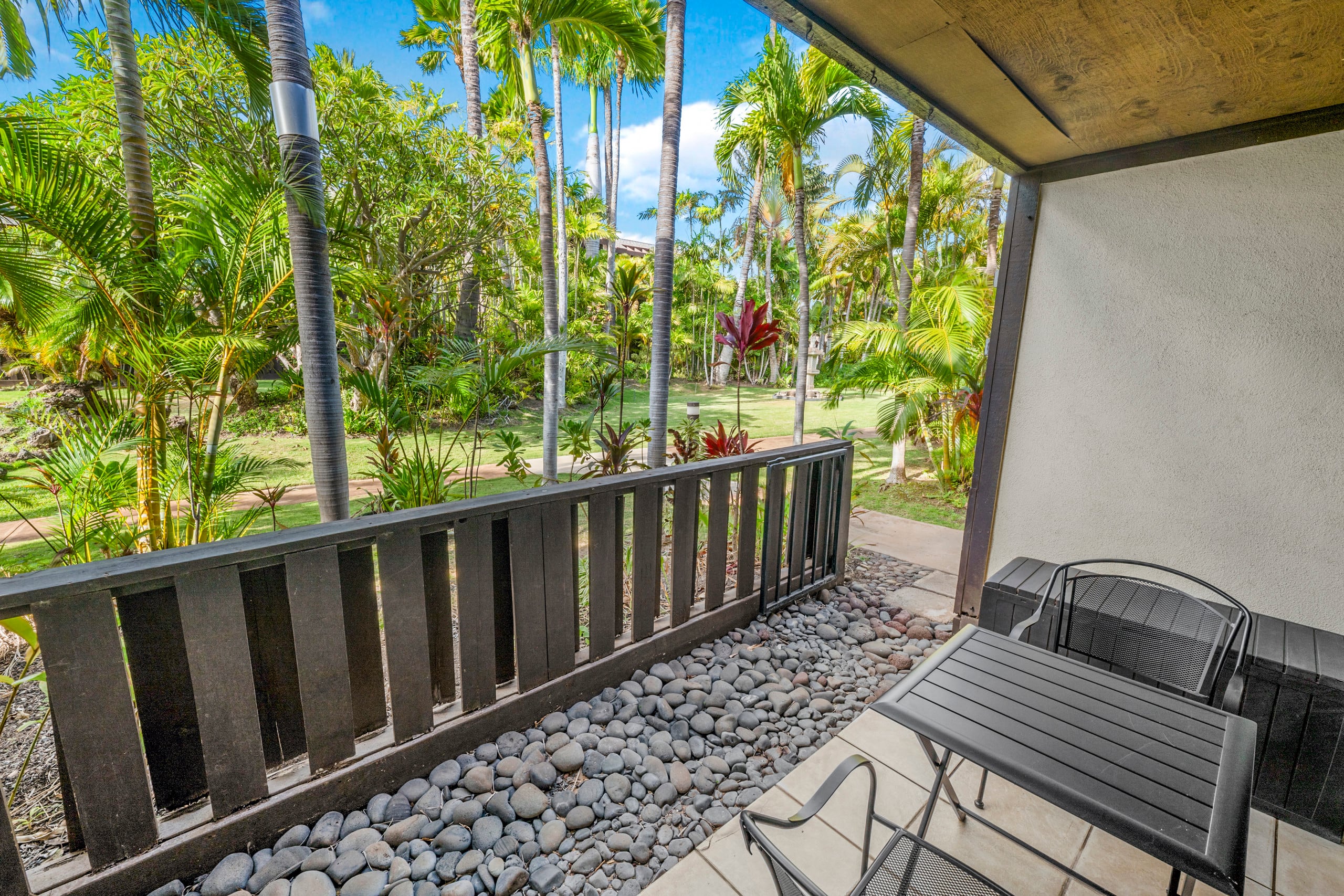 Tropical Zen Escape Modern 1BR Steps from Beach - Image 27