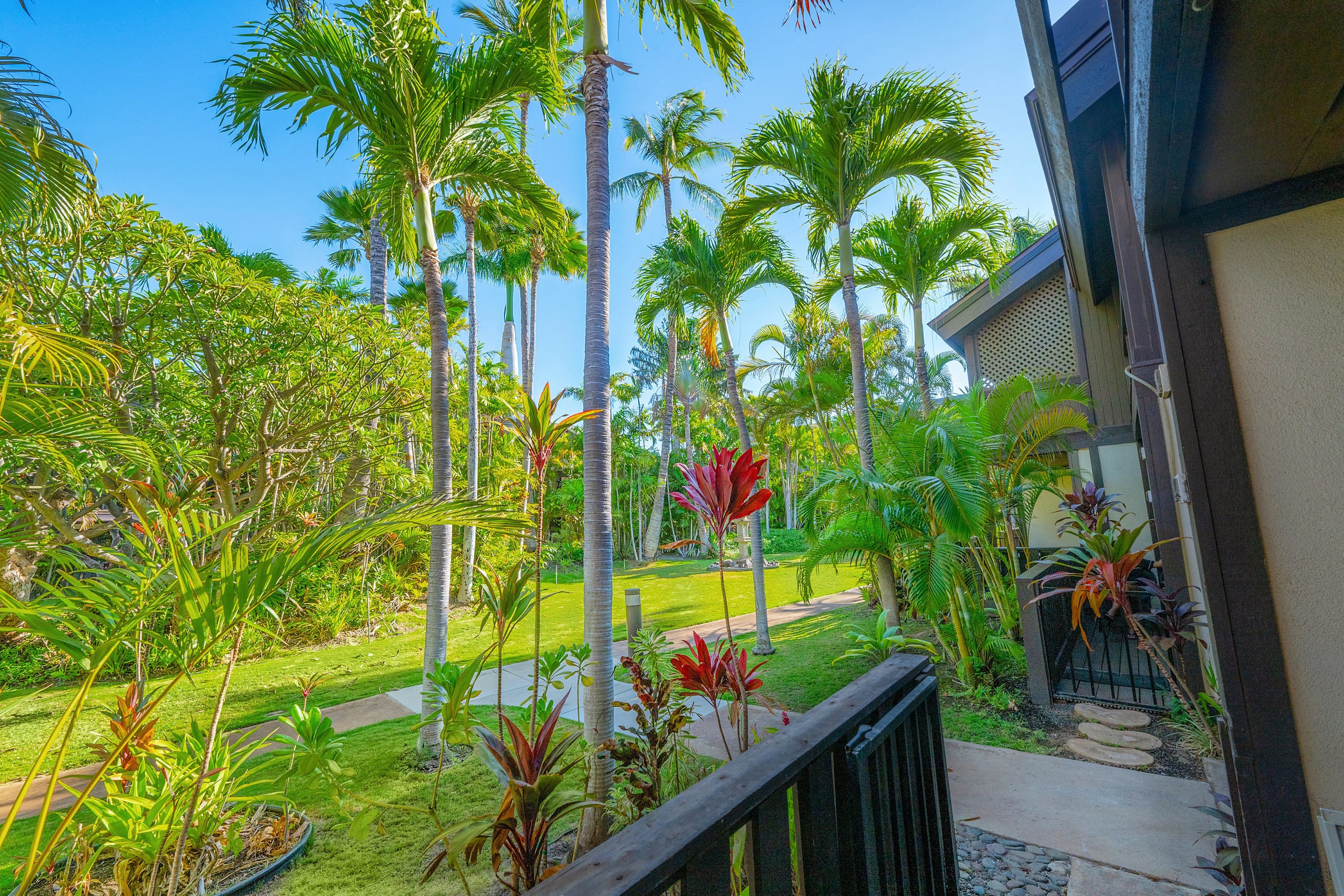 Tropical Zen Escape Modern 1BR Steps from Beach - Image 38