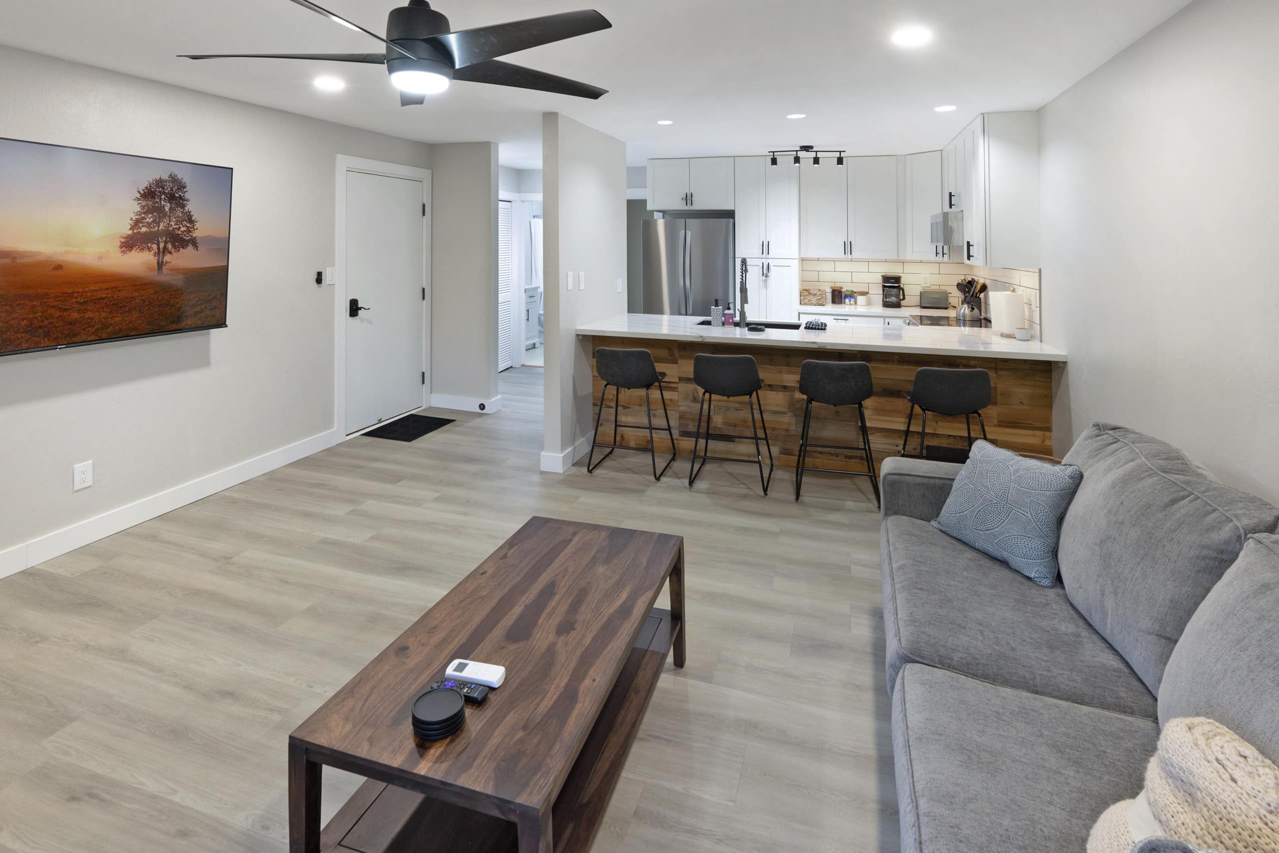 Tropical Zen Escape Modern 1BR Steps from Beach - Image 2