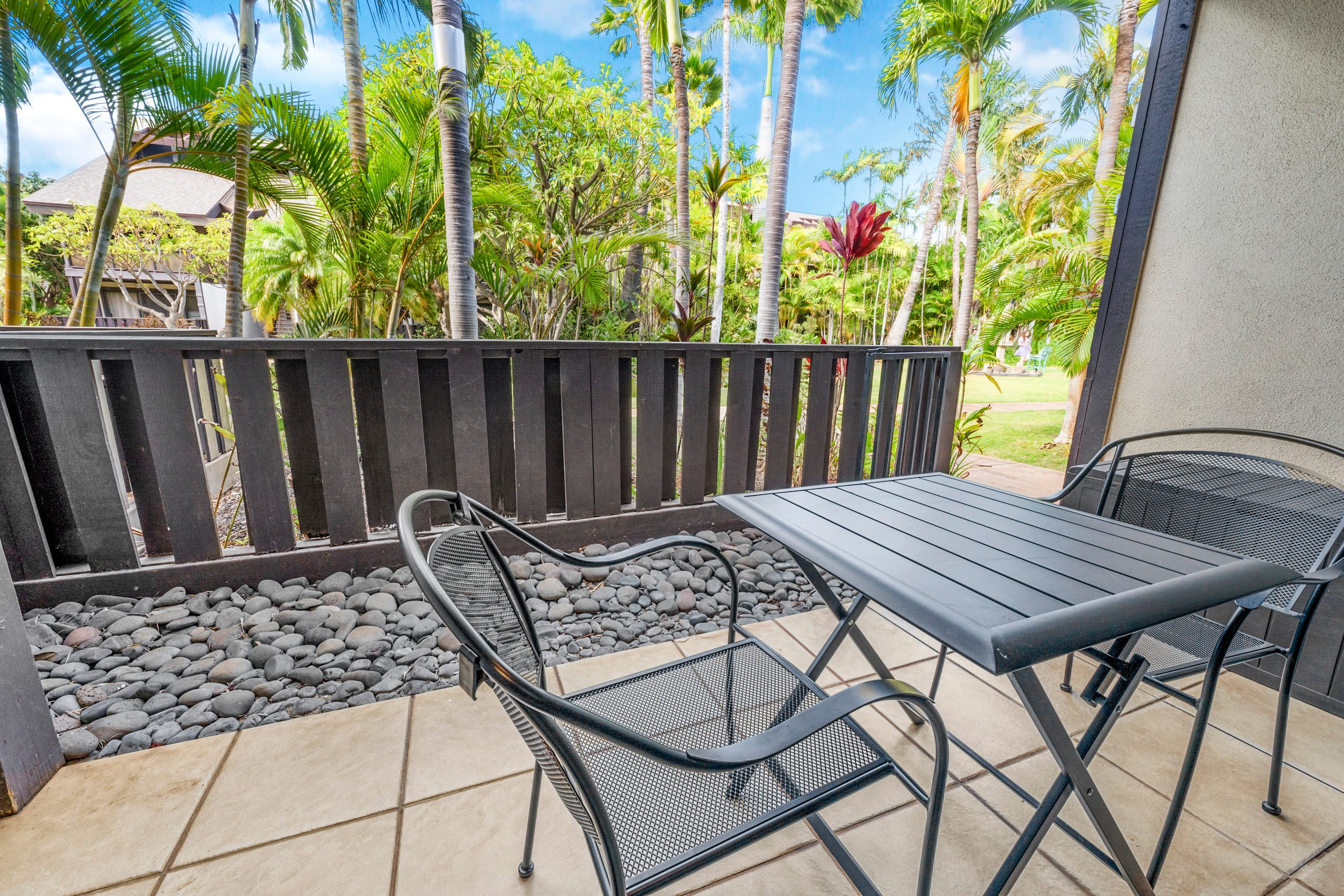 Tropical Zen Escape Modern 1BR Steps from Beach - Image 26