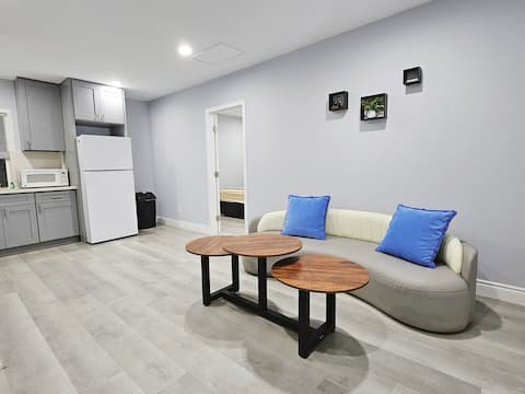 Top Airbnb: Cozy Private House Family Room with 1 Bedroom in Arcadia