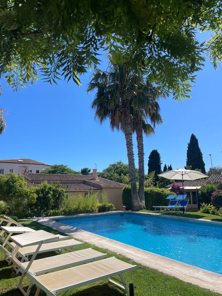 Lou Mazet 70 M2 2 Chambres Jardin Terrasse Piscine - Le Lavandou