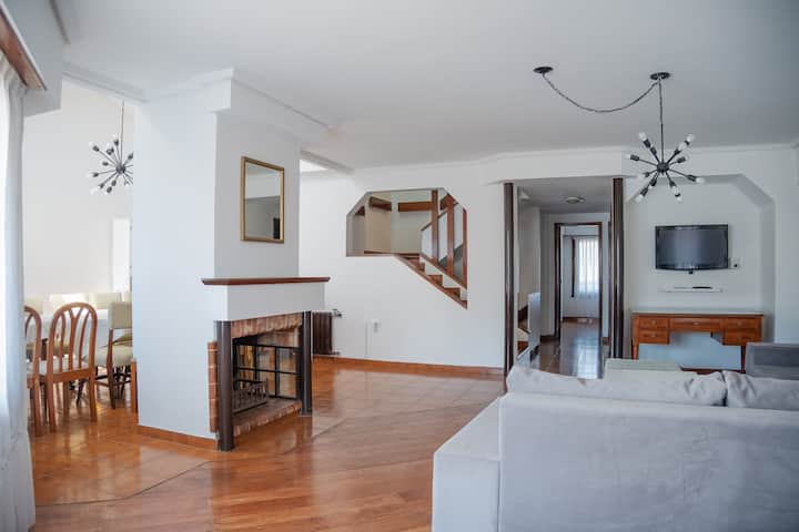 Güemes · Chalet 3 Pisos P/18 · Quincho + Parrilla - Mar del Plata