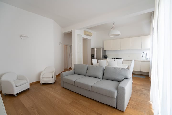 Bright Apartment In Corso Como - Milán