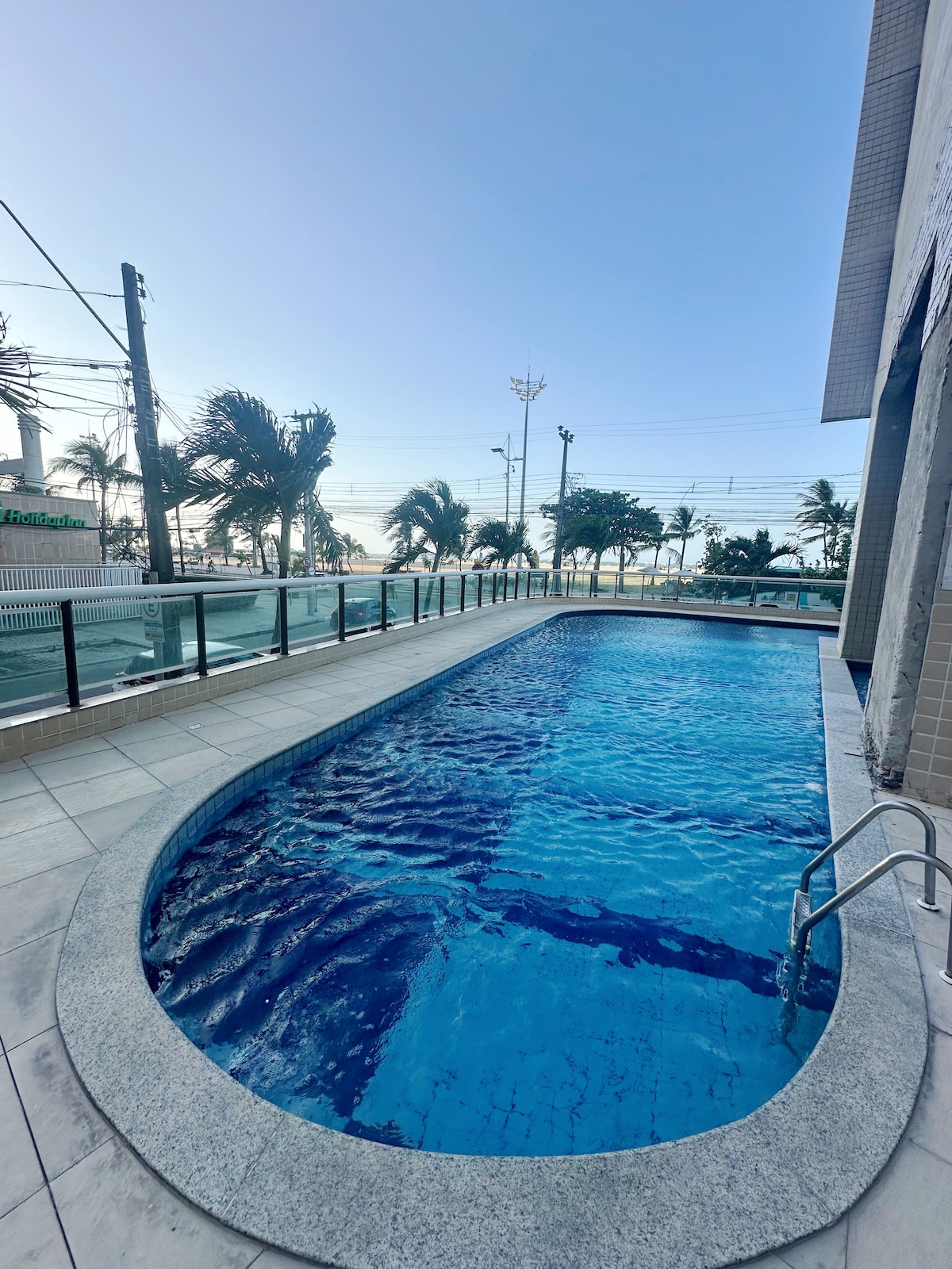 Foto do anúncio de Suíte de frente pra praia no Meireles em Beira Mar, Fortaleza