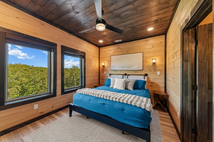 تقع غرفة النوم الثالثة في الطابق الثاني