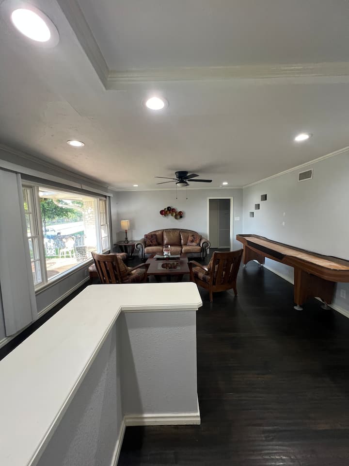 Dallas Mid-century Gem With Golf Course Views - Dallas, TX