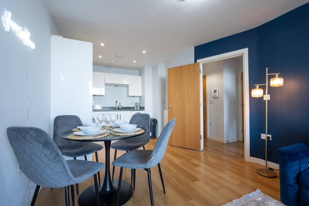Flat 520 Boathouse