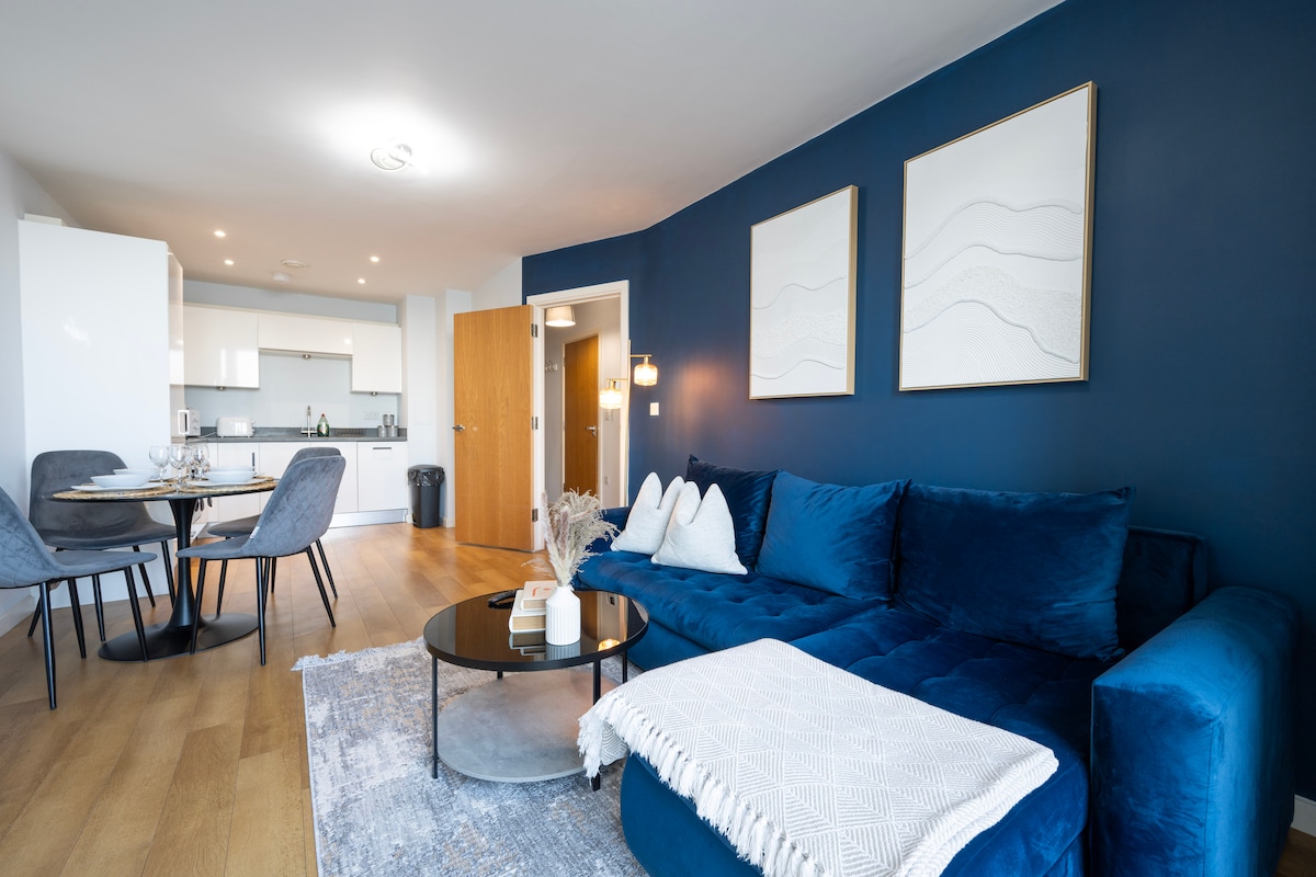 Flat 520 Boathouse