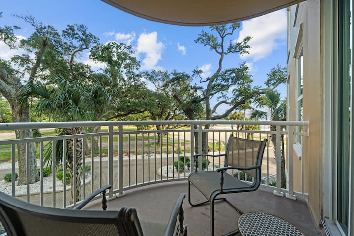 Legacy Tower One 201 Overlooks The Beautiful Gulf - Gulfport, MS