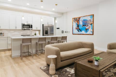 Successful Airbnb property: Basic Bryn (11) - Safe area, free & easy parking in Evanston