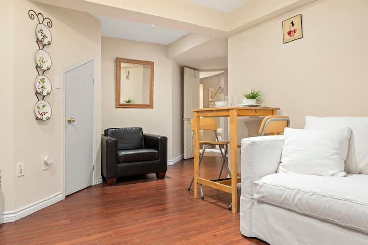 Private 1br Suite With Kitchen & Free Parking - Markham