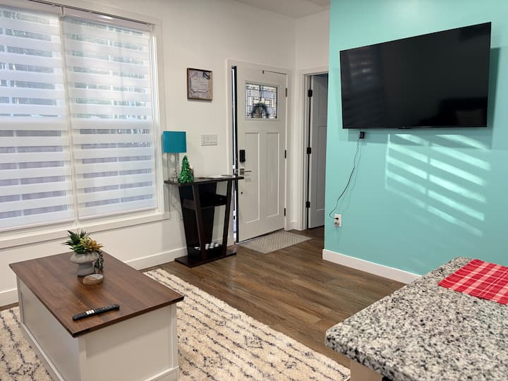 Modern Pet-friendly Stay | Near Top Attractions - Williamsburg, VA