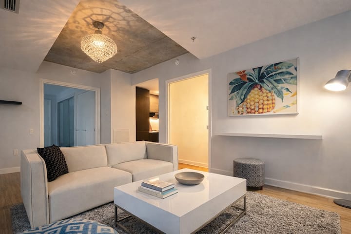 5 Star Location 2 Bdrm/2 Bth King West - Toronto