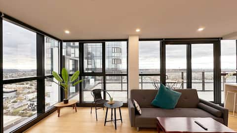 Top performing Airbnb: 2B2B/Box Hill Central/Train Station/Unblocked View in Box Hill