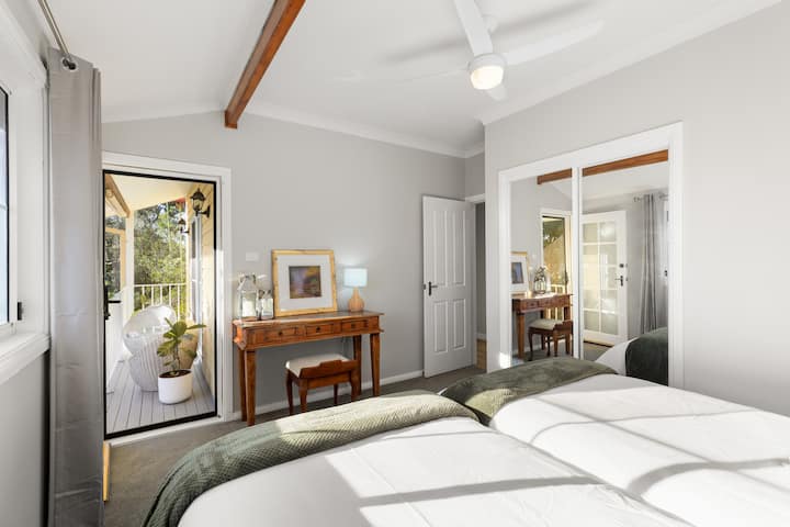 For your comfort, the king single beds can be seamlessly joined to create luxurious king beds.