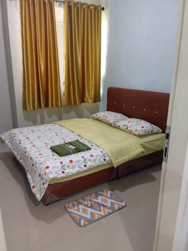 Schlafzimmer 1