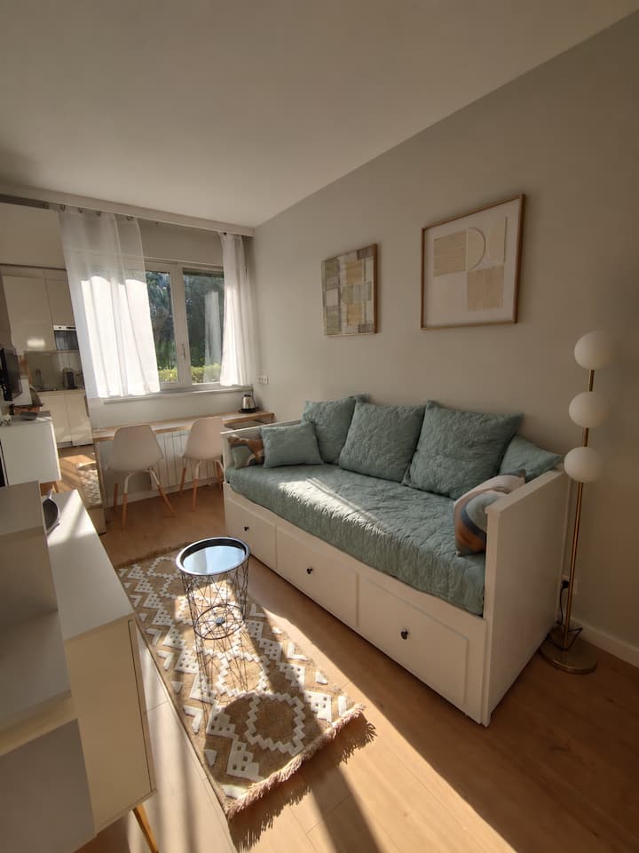 Charmant Studio, Tour Eiffel/ Invalides, Jardin - 6th arrondissement