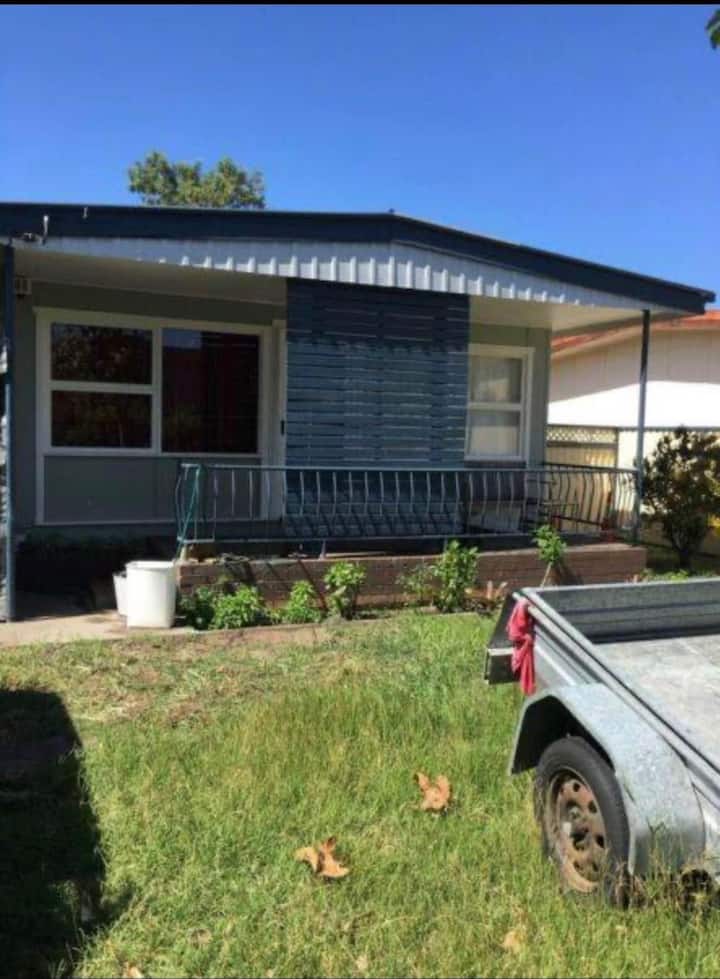 Room In A House. Tweed Heads West Nsw (Free Wifi) - Coolangatta