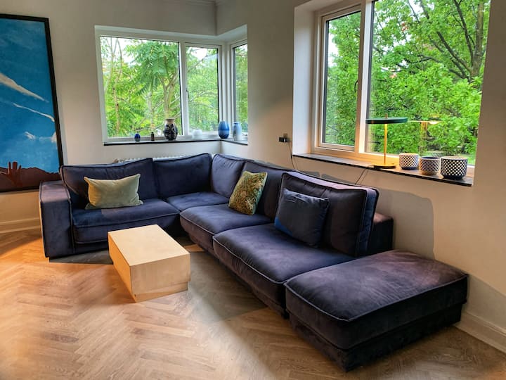 Stor Og Lys Herskabslejlighed På Frederiksberg - Copenhagen