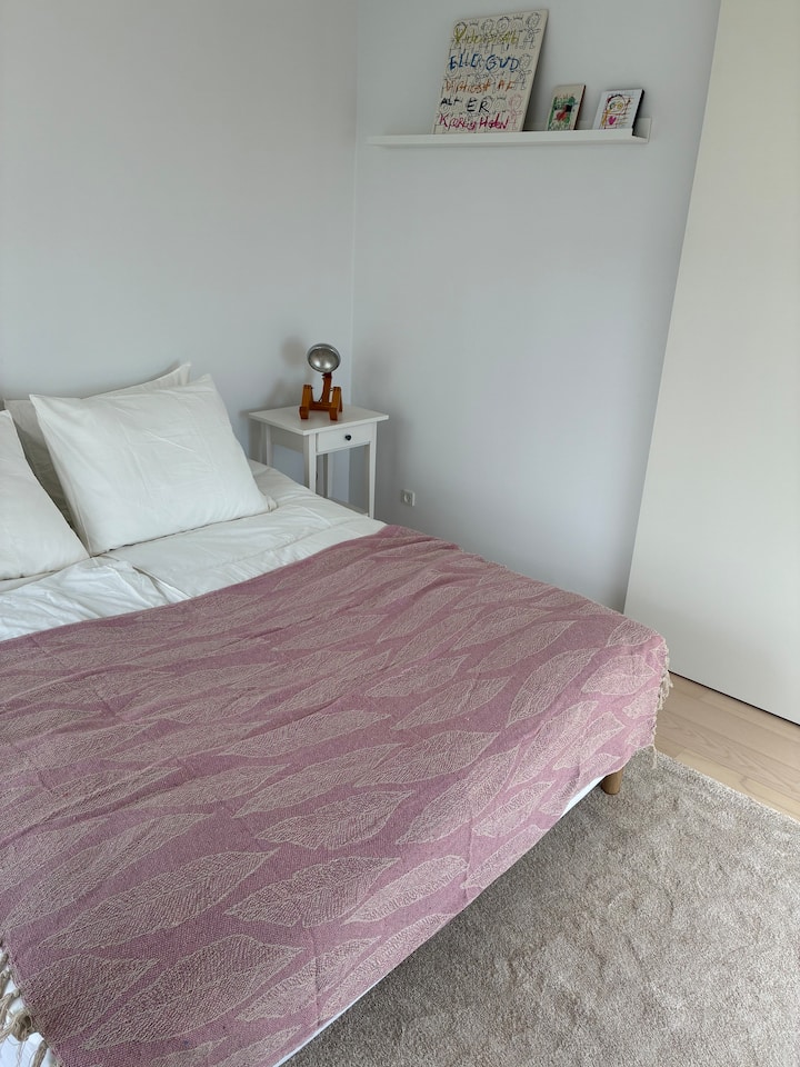 Kitanda cha sentimita 160 chenye nafasi ya watu 2