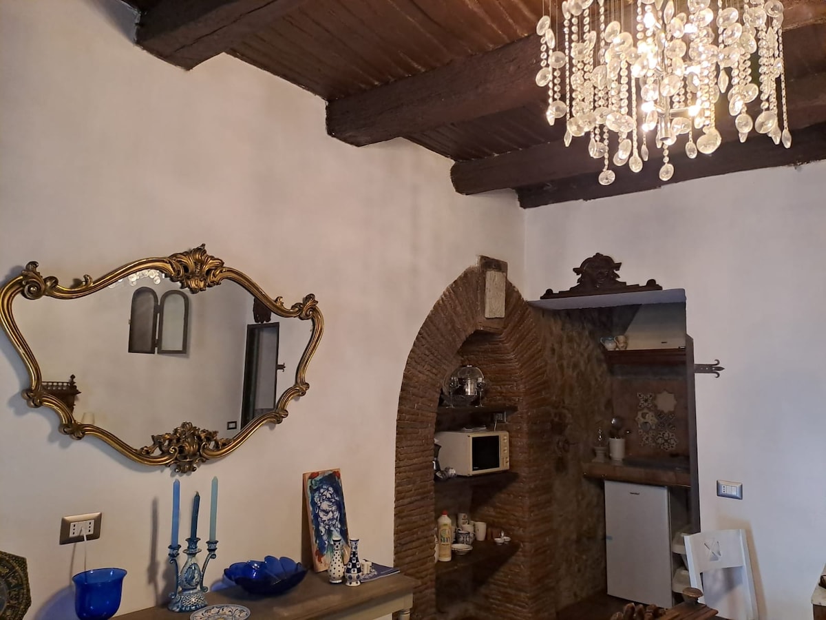 Top performing Airbnb: The ancient court, Salerno in Salerno
