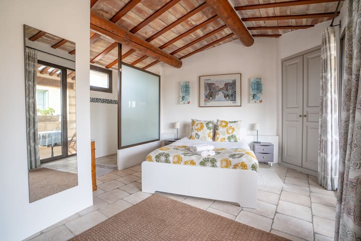 საძინებელი 1