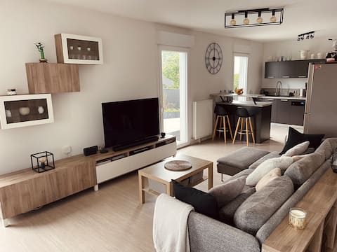 Annonce Airbnb populaire: Modern, large Rooftop, close to Zenith, parking à La Maladière