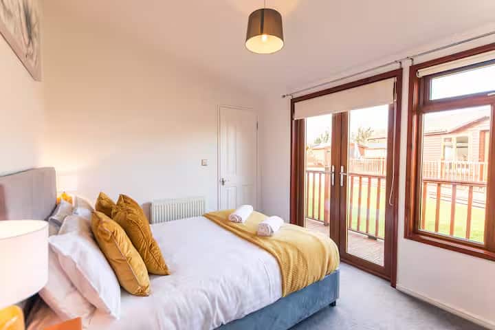 Chestnut Lodge With Hot Tub - Malton