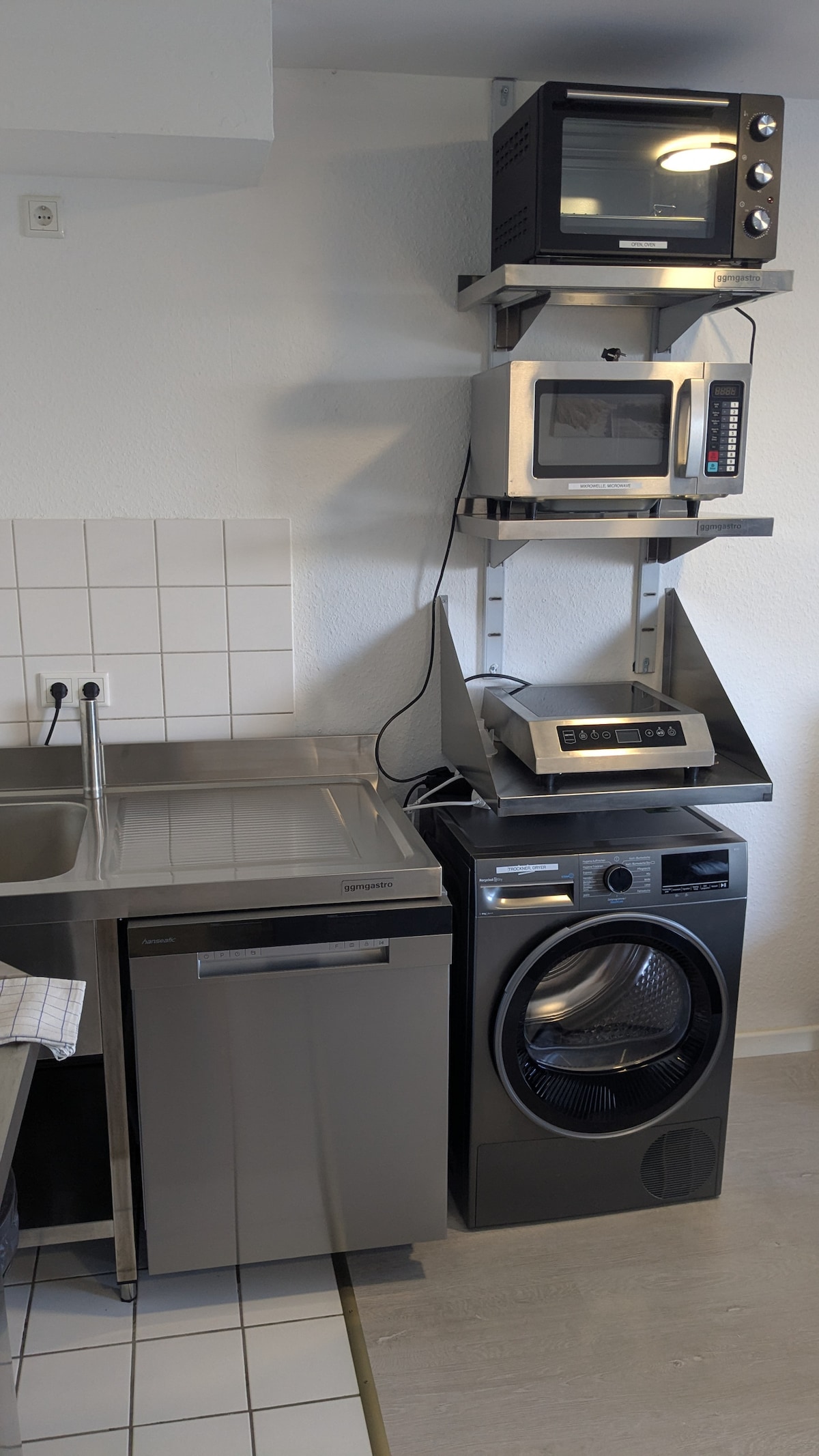 Top Airbnb: Modern apartment in the former student residence in Essen in Altendorf