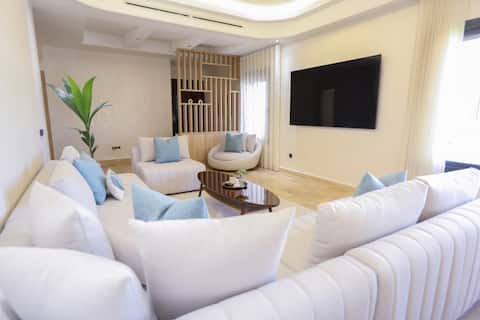 Top Airbnb: Sea view · spacious · high standard pool in Tangier