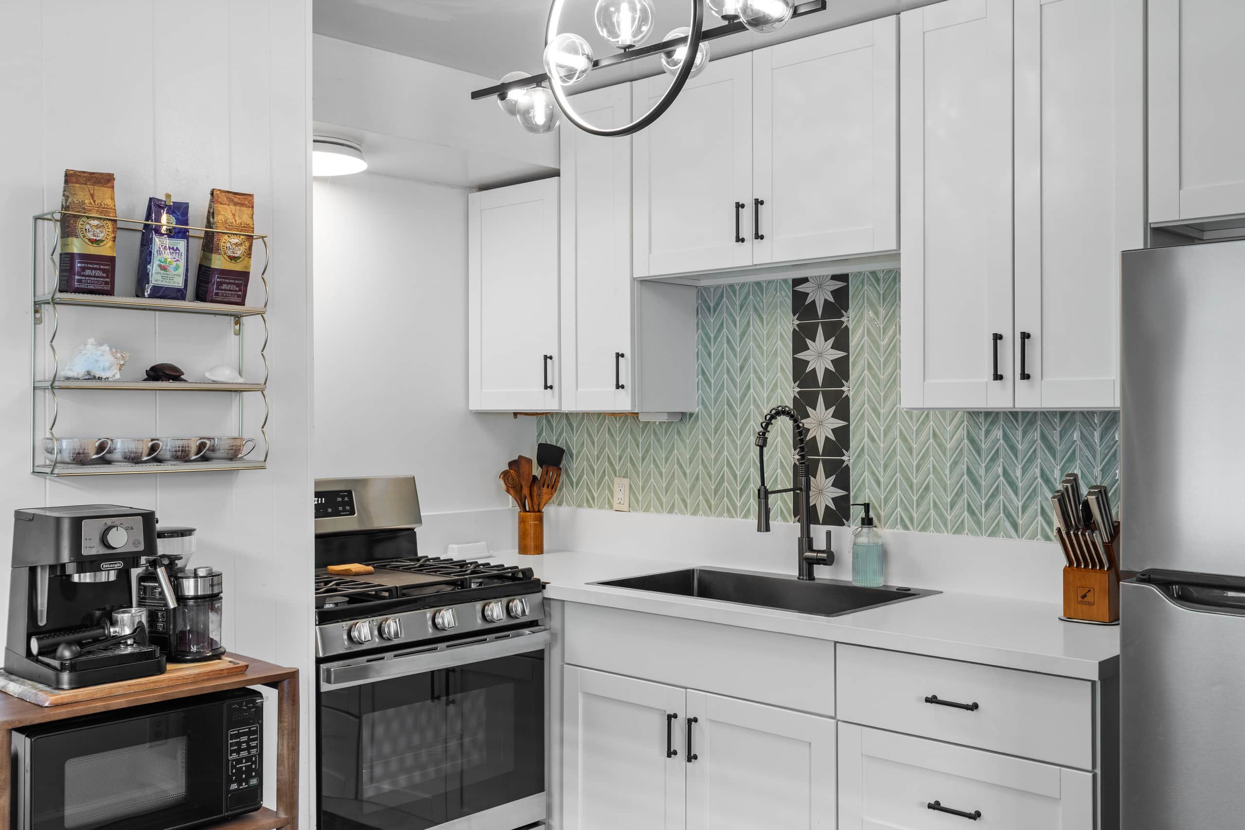 Condo in Hilo · ★4.81 · 2 bedrooms · 3 beds · 1 private bath - Image 11