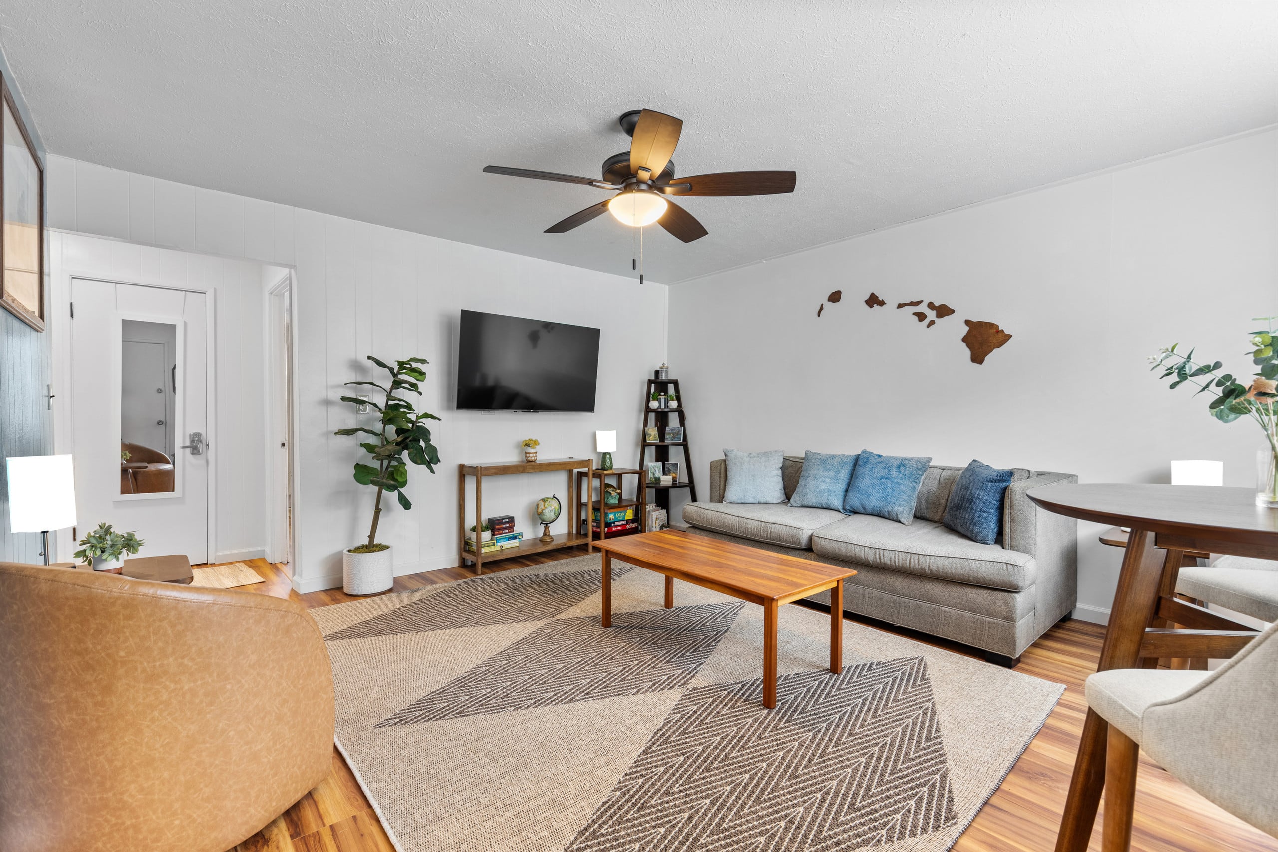 Condo in Hilo · ★4.81 · 2 bedrooms · 3 beds · 1 private bath - Image 6