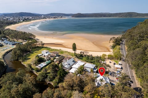 Umina Beachside Getaway | Hot Tub | 5 Bedrooms