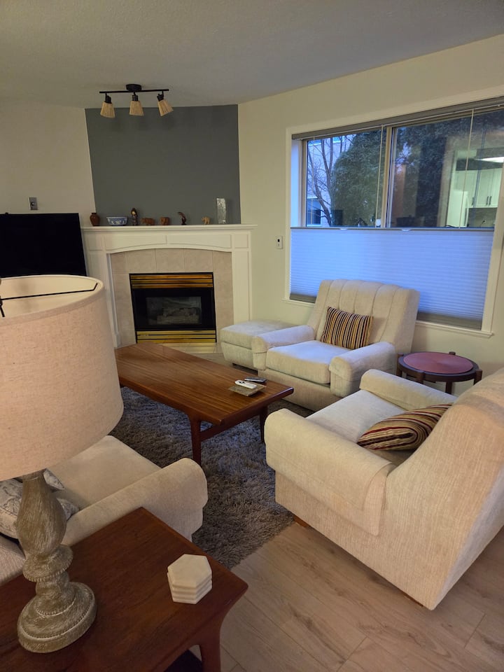 Park Like Setting Close To Amenities - Summerland