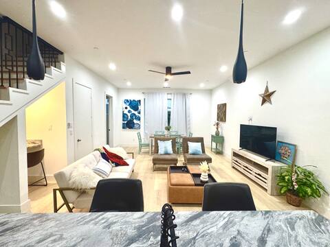 Top Airbnb: Townhome w/ Bubble Tent + Skyline |Walkable Dallas in Bishop Arts District